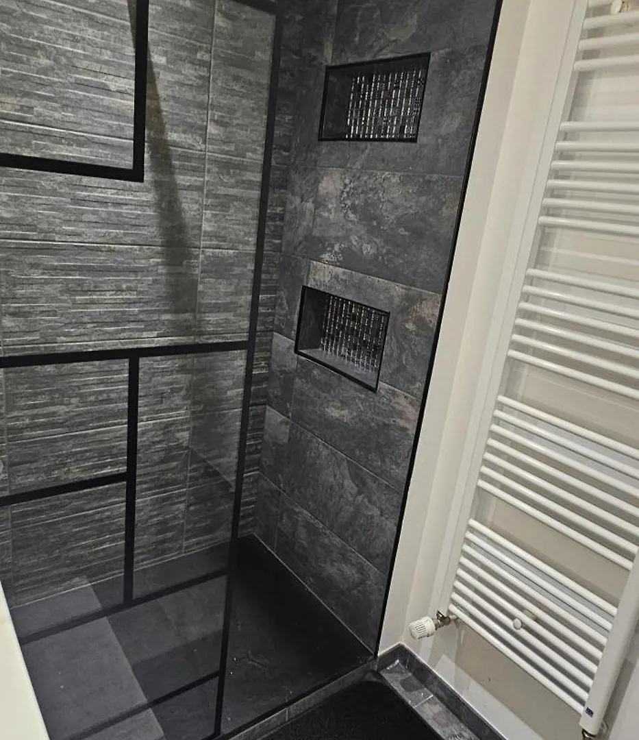 Charmant Appartement Tout Equipe Seilh 0*,  France